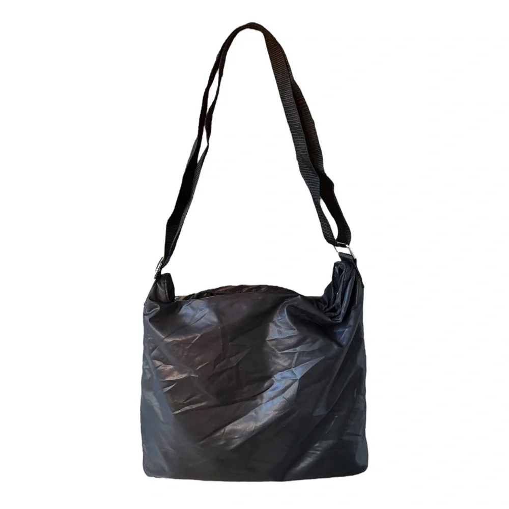 DKNY NY 90s Black Nylon Crossbody Messenger Bag Heart Logo Y2K Large Streetwear
